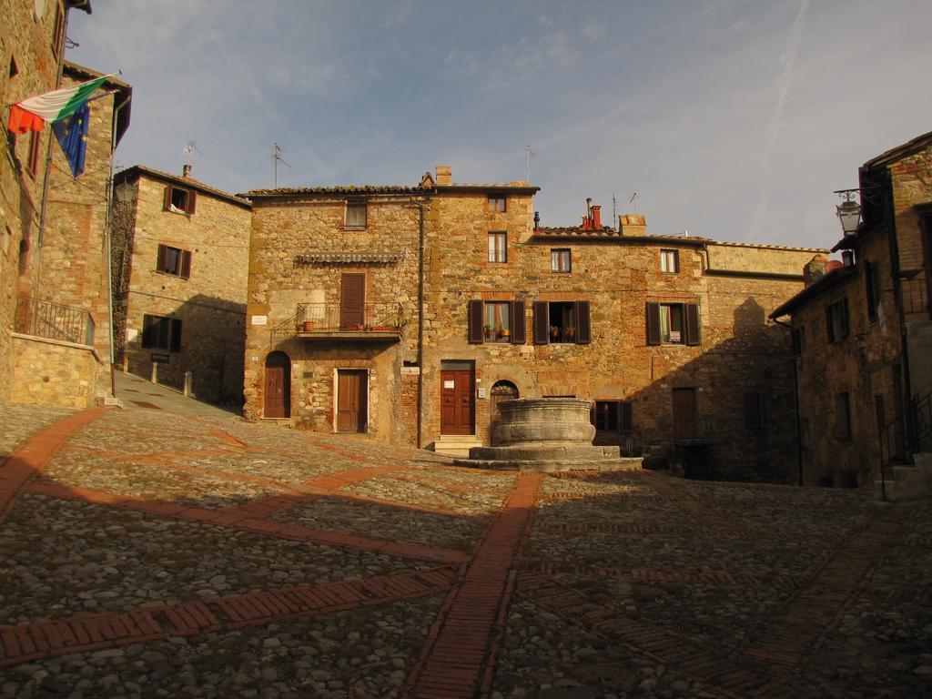 Villa Al Piccolo Ulivo, a casa di Mimo&Sè Castiglione dʼOrcia Esterno foto