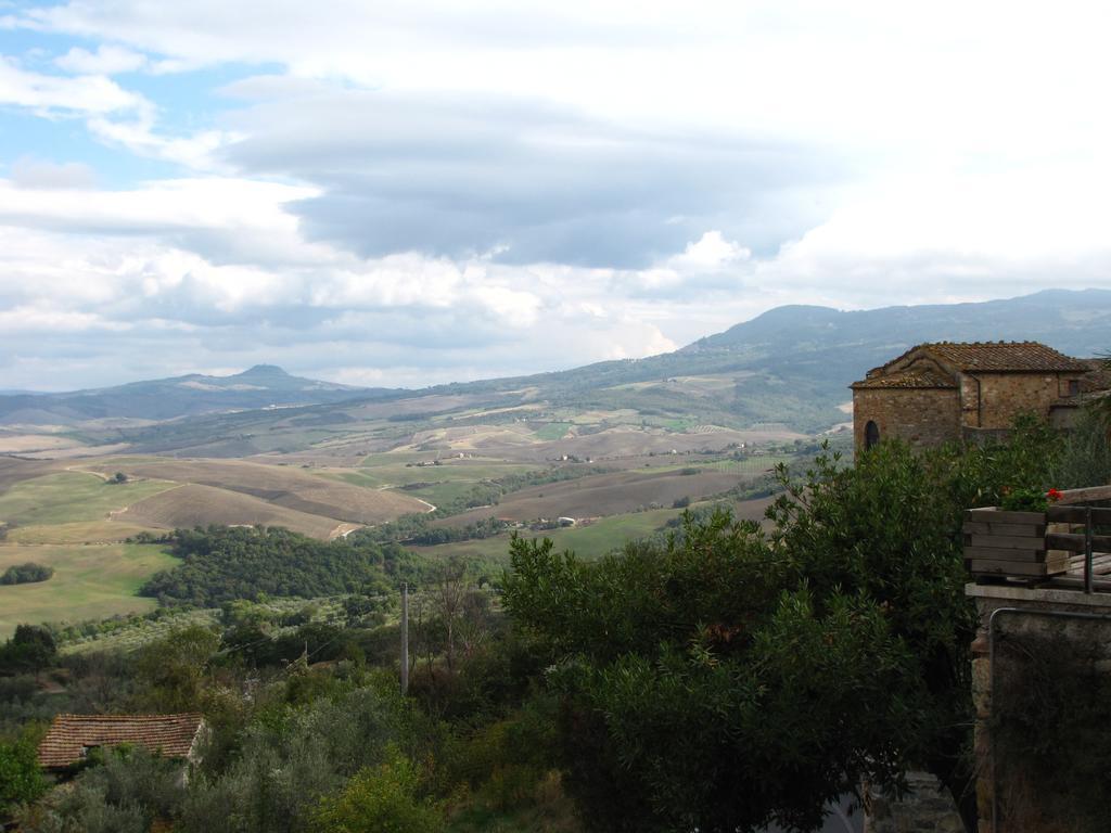 Villa Al Piccolo Ulivo, a casa di Mimo&Sè Castiglione dʼOrcia Esterno foto