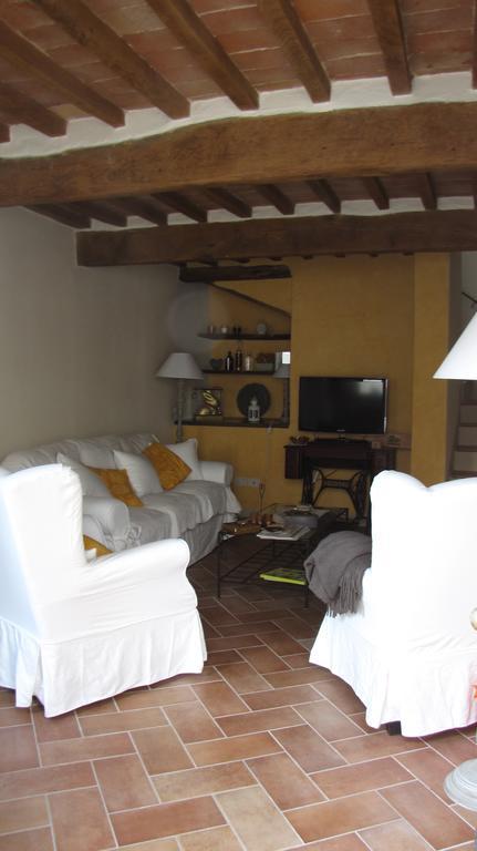 Villa Al Piccolo Ulivo, a casa di Mimo&Sè Castiglione dʼOrcia Esterno foto